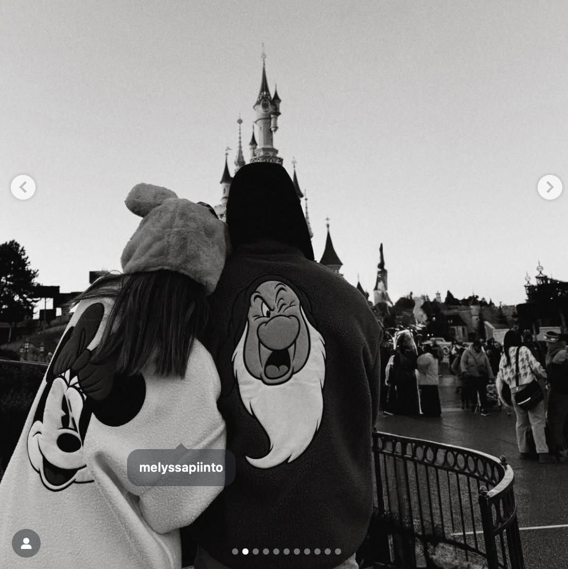 Mario Casas publica su primera foto junto a Melyssa Pinto