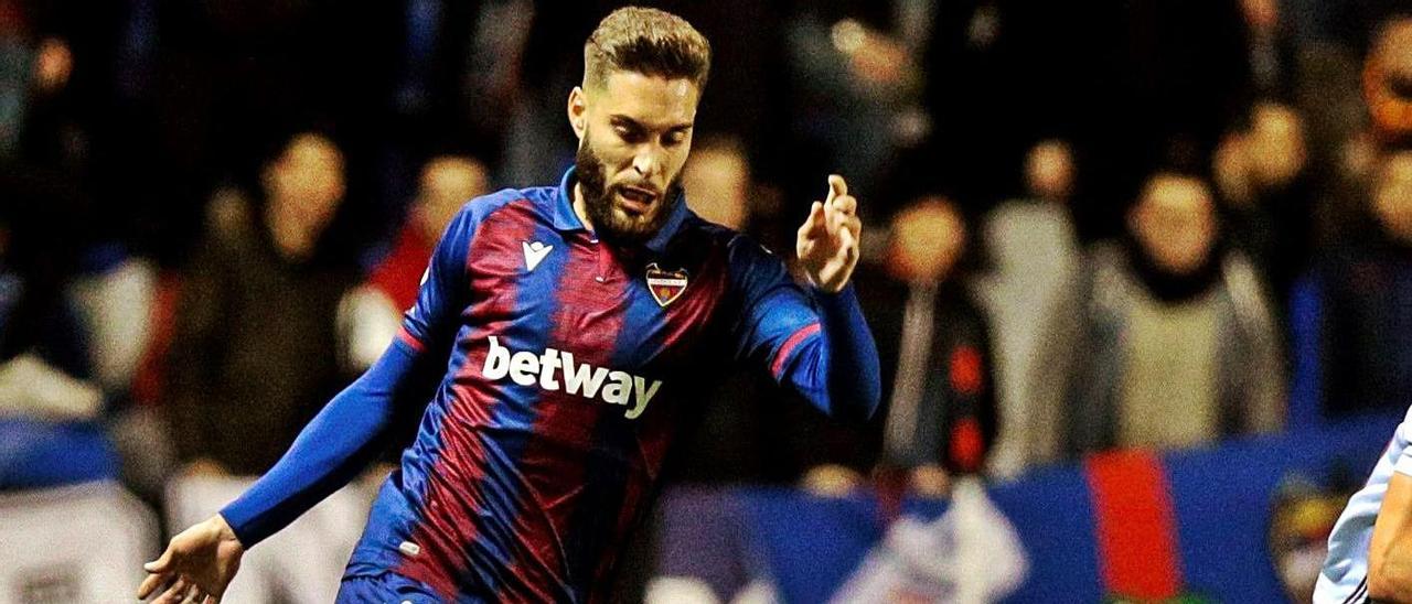 Rubén Rochina El Elche se fija en los agentes libres