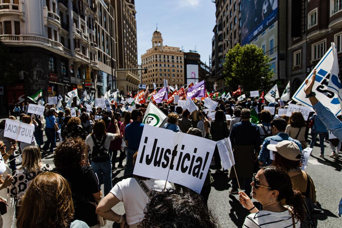 Funcionarios de Justicia durante la manifestación del pasado 19 de abril en Madrid.