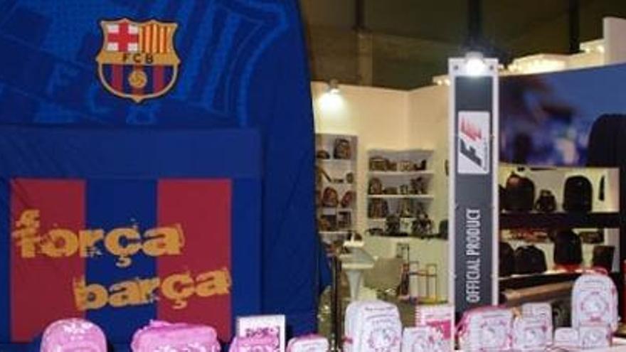 La mochila más grande del mundo, en el Camp Nou