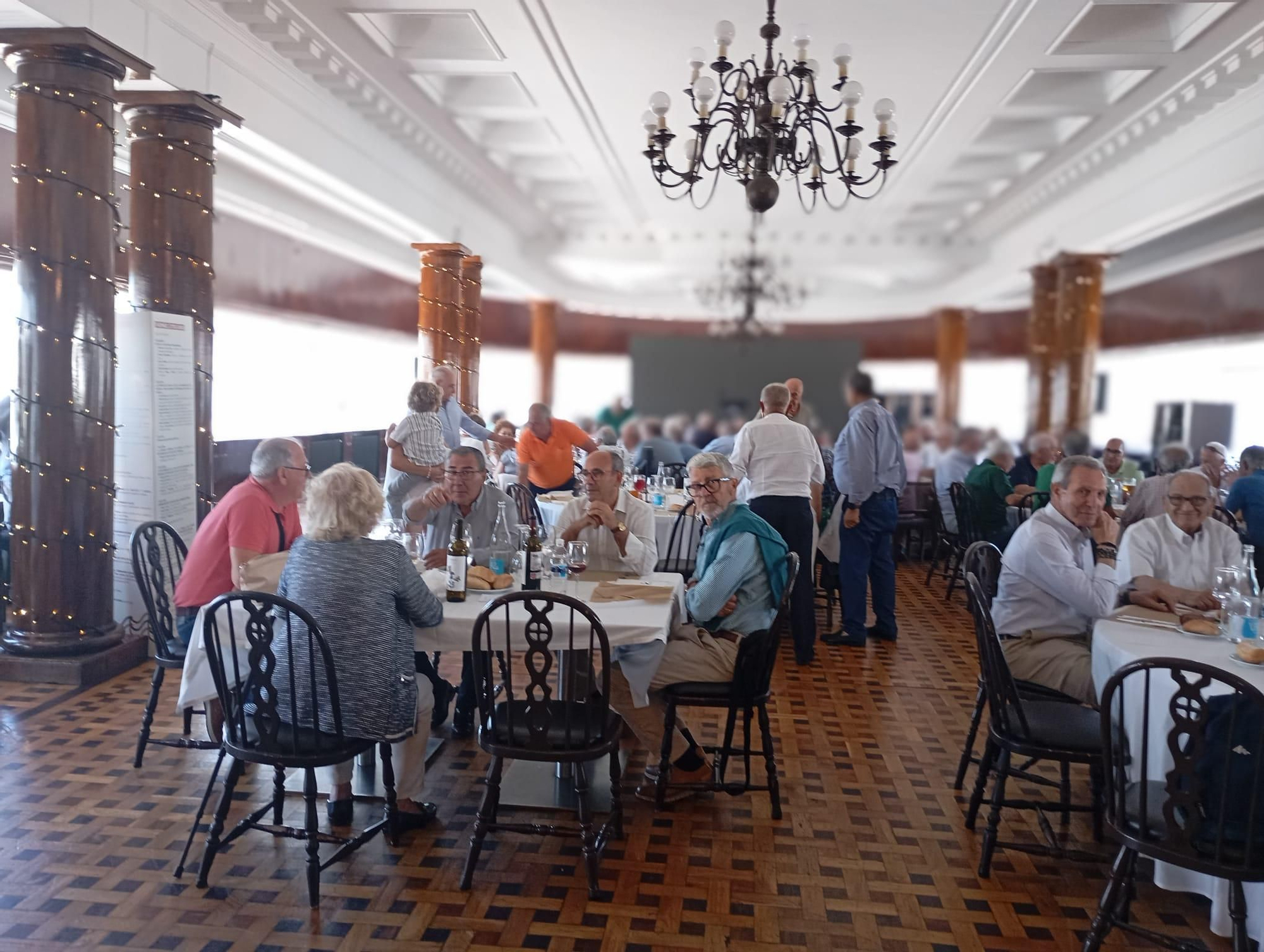 Risas y anécdotas en la comida anual de «A Morriña de Pescanova»