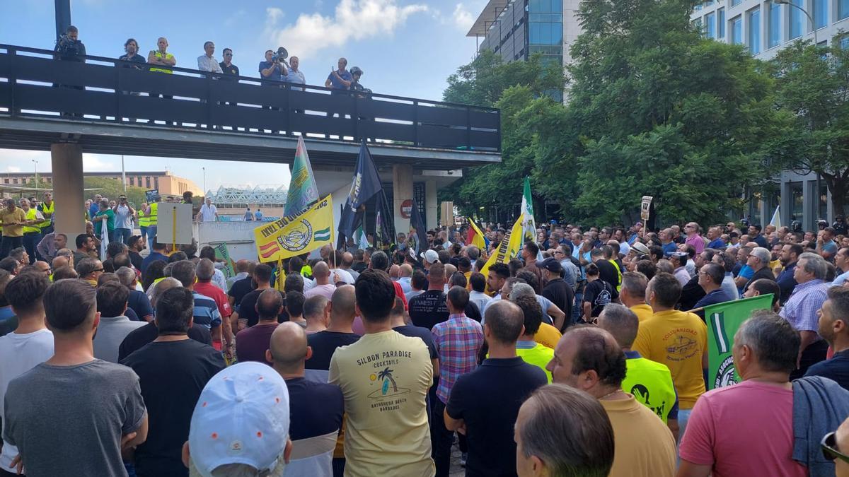 Manifestación de taxistas hoy en Sevilla