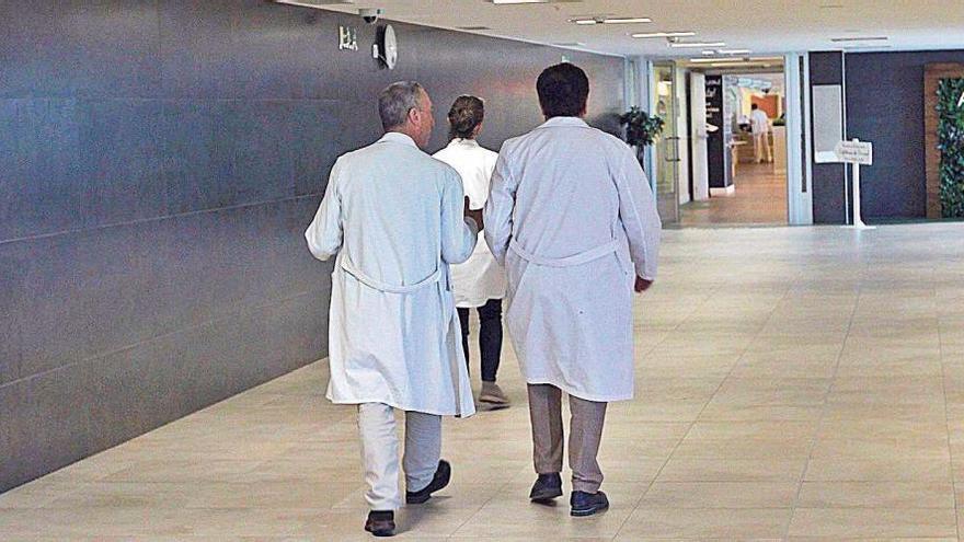 Los médicos ven positivo pero insuficiente &quot;del todo&quot; las 407 nuevas plazas en el Sergas