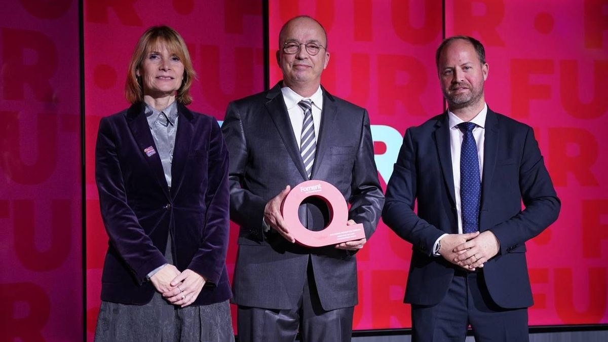 Jordi Tragant, amb el premi de Foment, aquest vespre