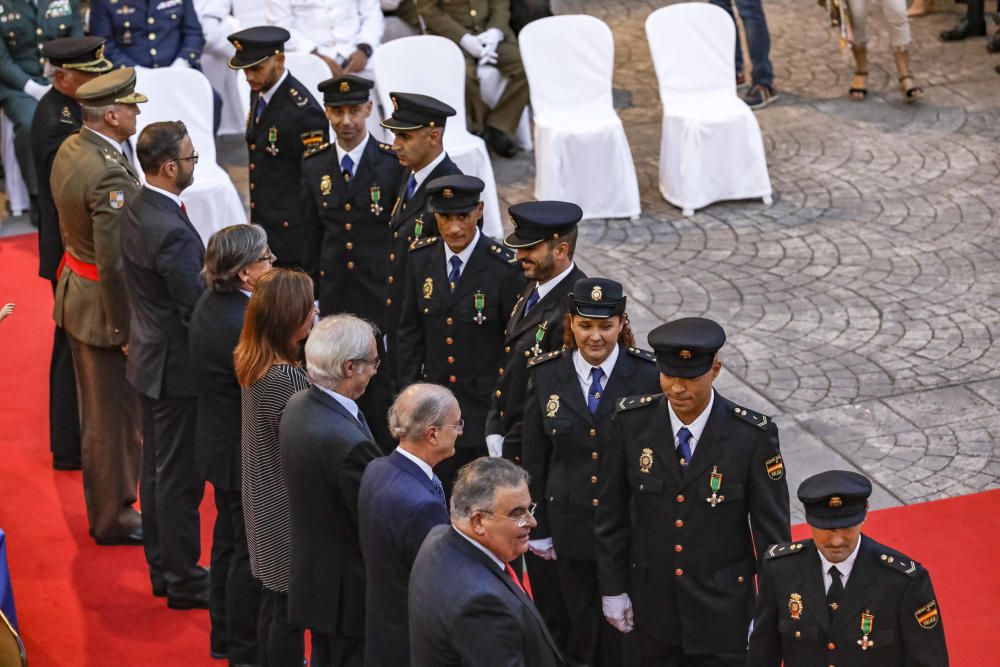 La Policía Nacional rinde homenaje  a las mujeres en su fiesta