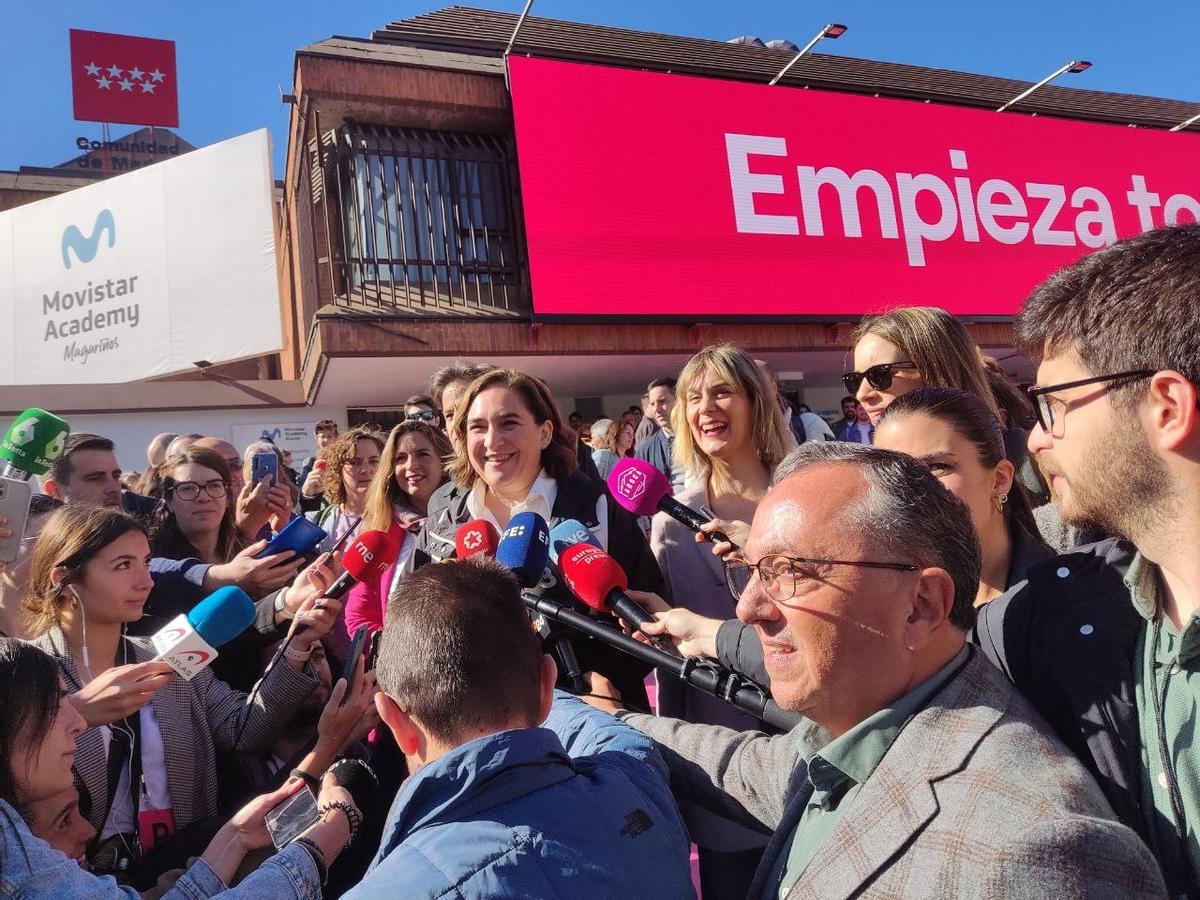 Ada Colau a su llegada al acto de Sumar. 