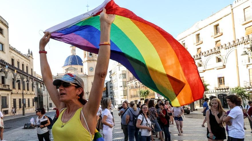 L’Armari de la Memòria organiza en Alcoy un taller para reconstruir memorias del colectivo LGTBI