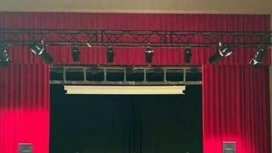 El misterioso caso del sistema de iluminación del auditorio de Villalonga
