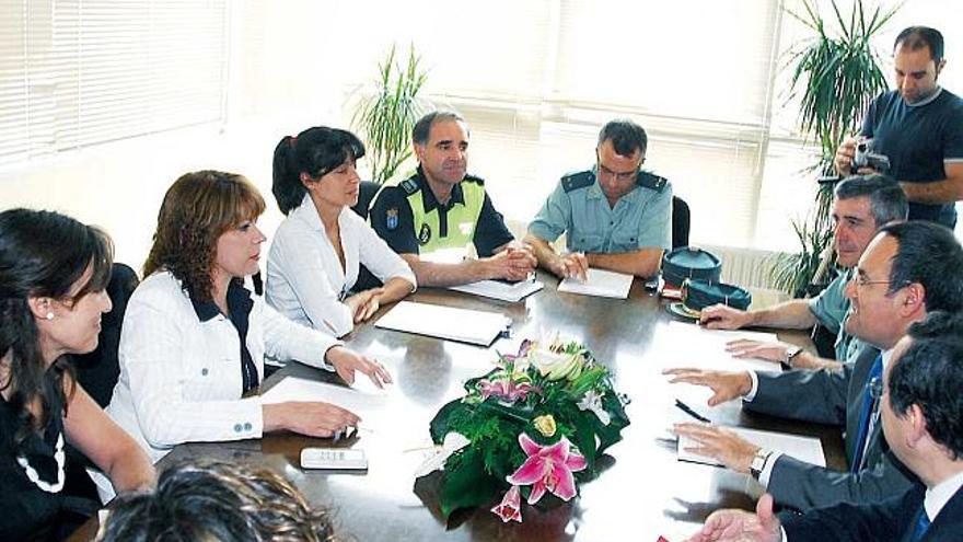 La Policía de Cangas carece de agentes de tarde y lo achaca a las trabas de la alcaldesa