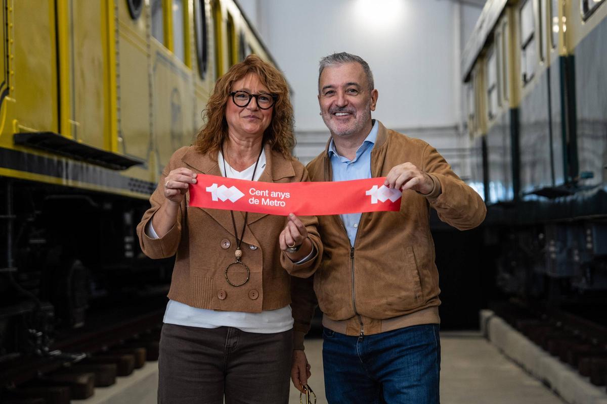 Jaume Collboni inaugura la exposición gratuita de trenes históricos restaurados por el centenario del metro