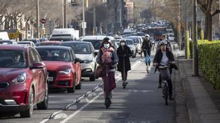 Barcelona pierde la batalla contra el coche aunque mejora la calidad del aire