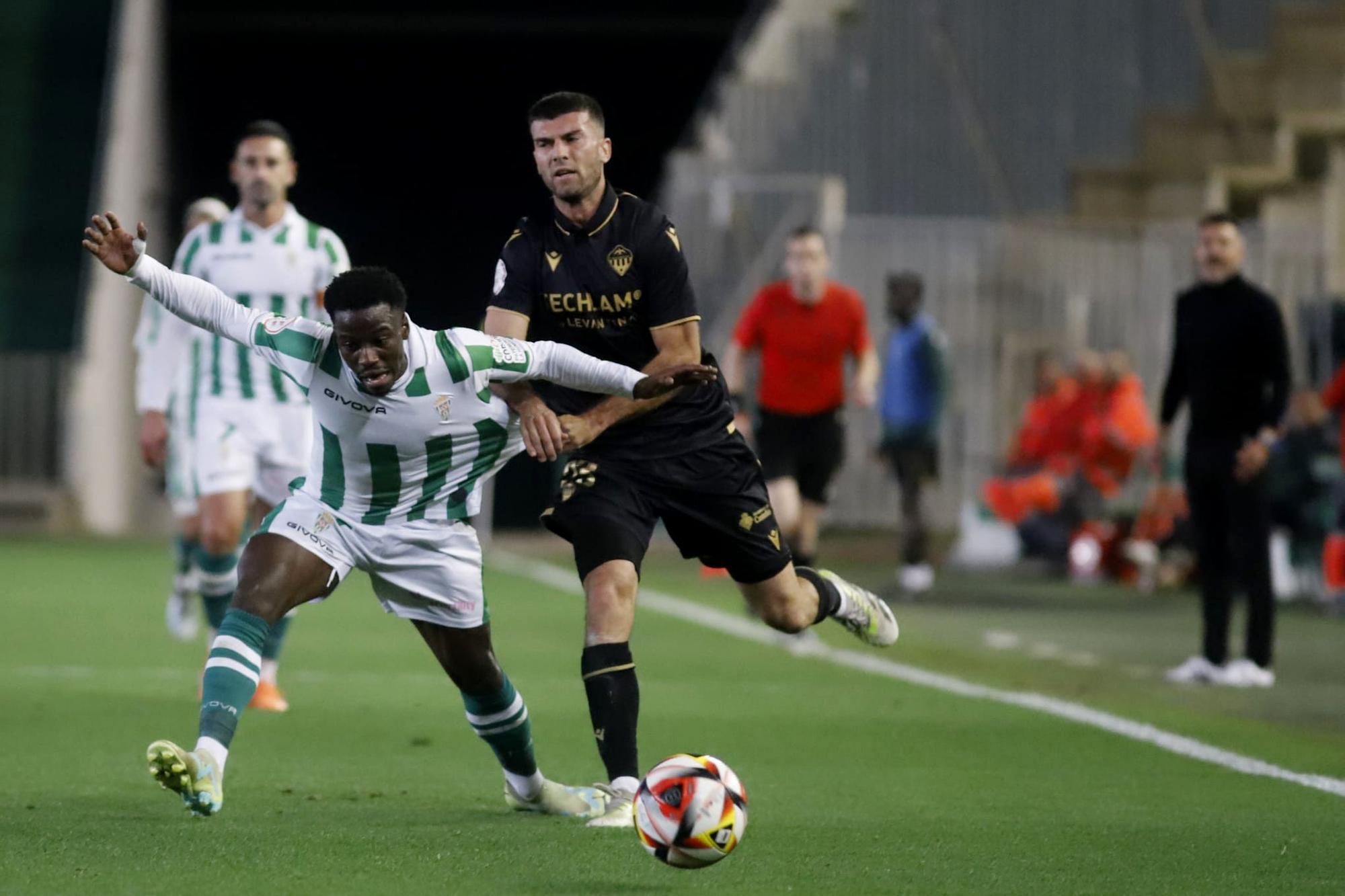 Córdoba CF-Castellón: las imágenes del partido en El Arcángel