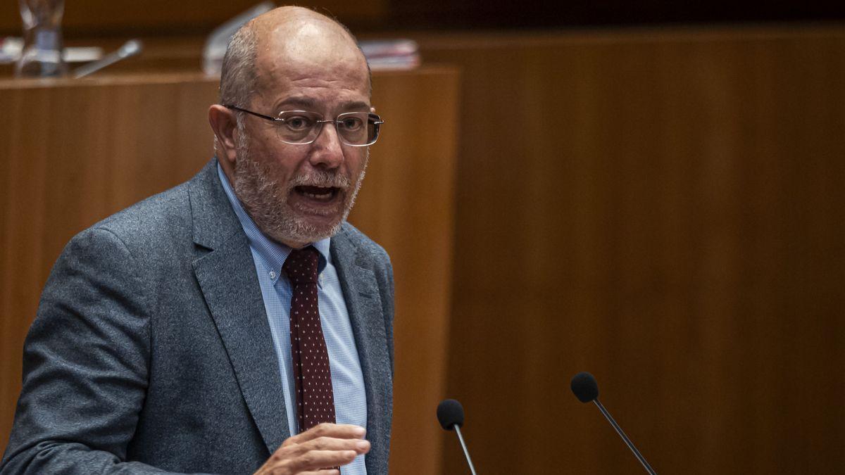 Igea carga contra Mañueco en el debate de investidura: "No le merecen ni su familia"