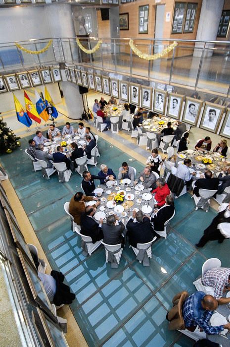 COMIDA DEL PRESIDENTE CON LA PLANTILLA DE LA UD ...