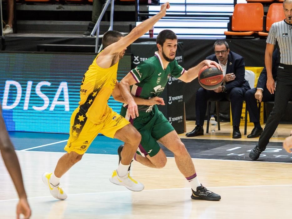 Partido entre el Iberostar y el Unicaja en la fase final de la Liga ACB.