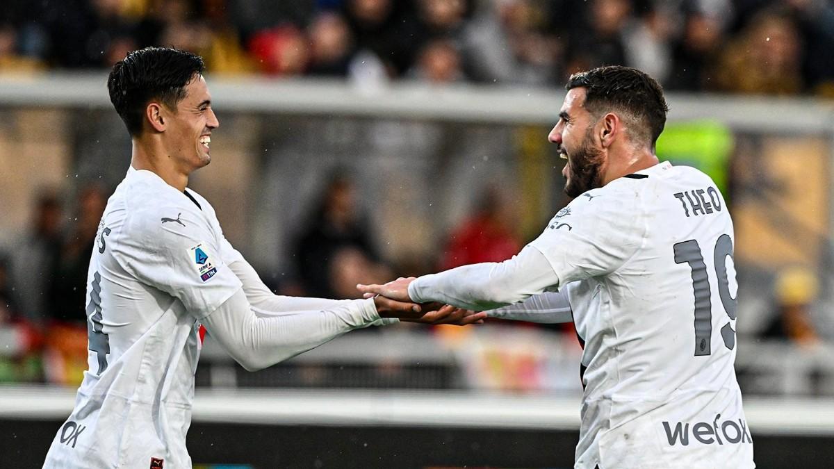 Reijnders y Theo Hernández, celebrando un gol del Milan al Lecce