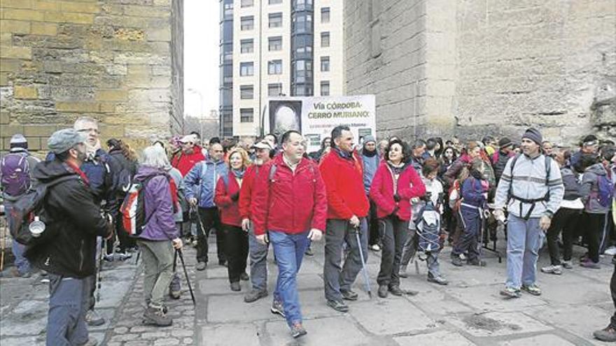 300 senderistas piden que la vieja línea a Cerro Muriano sea vía verde