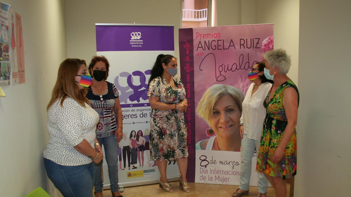 Irene Tortosa, Agustina Mulero, Antonia Pérez, Pilar Fernández y Esperanza Rodríguez.