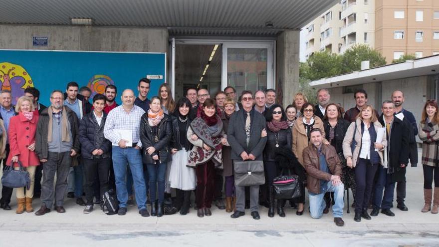 Los miembros del Consejo Escolar antes de empezar el pleno