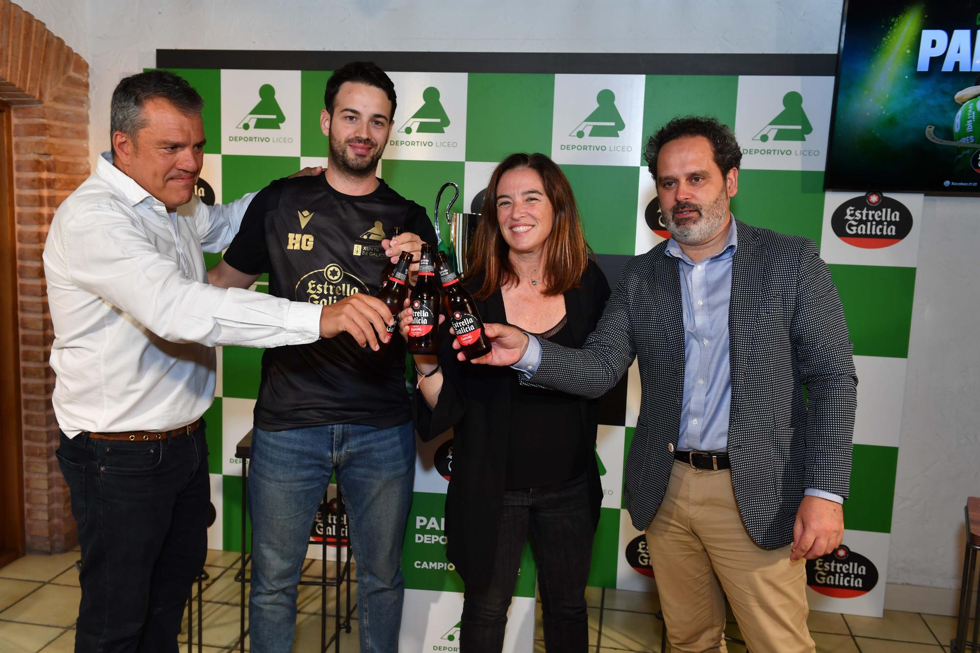 La plantilla del Liceo celebra su título de OK Liga en la cervecería de Estrella Galicia en Cuatro Caminos.