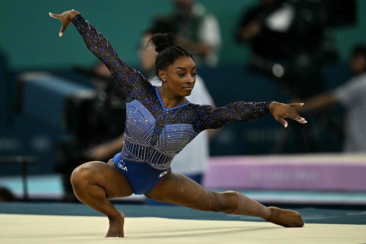 Simone Biles gana la medalla de oro en gimnasia artística