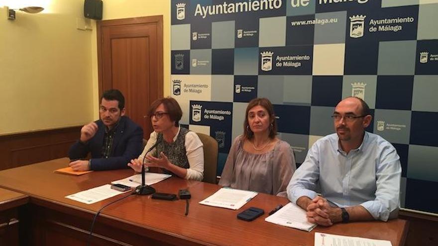 Los grupos de la oposición presentaron ayer la propuesta.