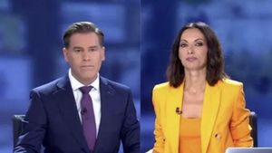 Bricio Segovia y Laila Jiménez, presentadoresBricio Segovia y Laila Jiménez, presentadores de la edición matinal de Informativos Telecinco de la edición matinal de Informativos Telecinco