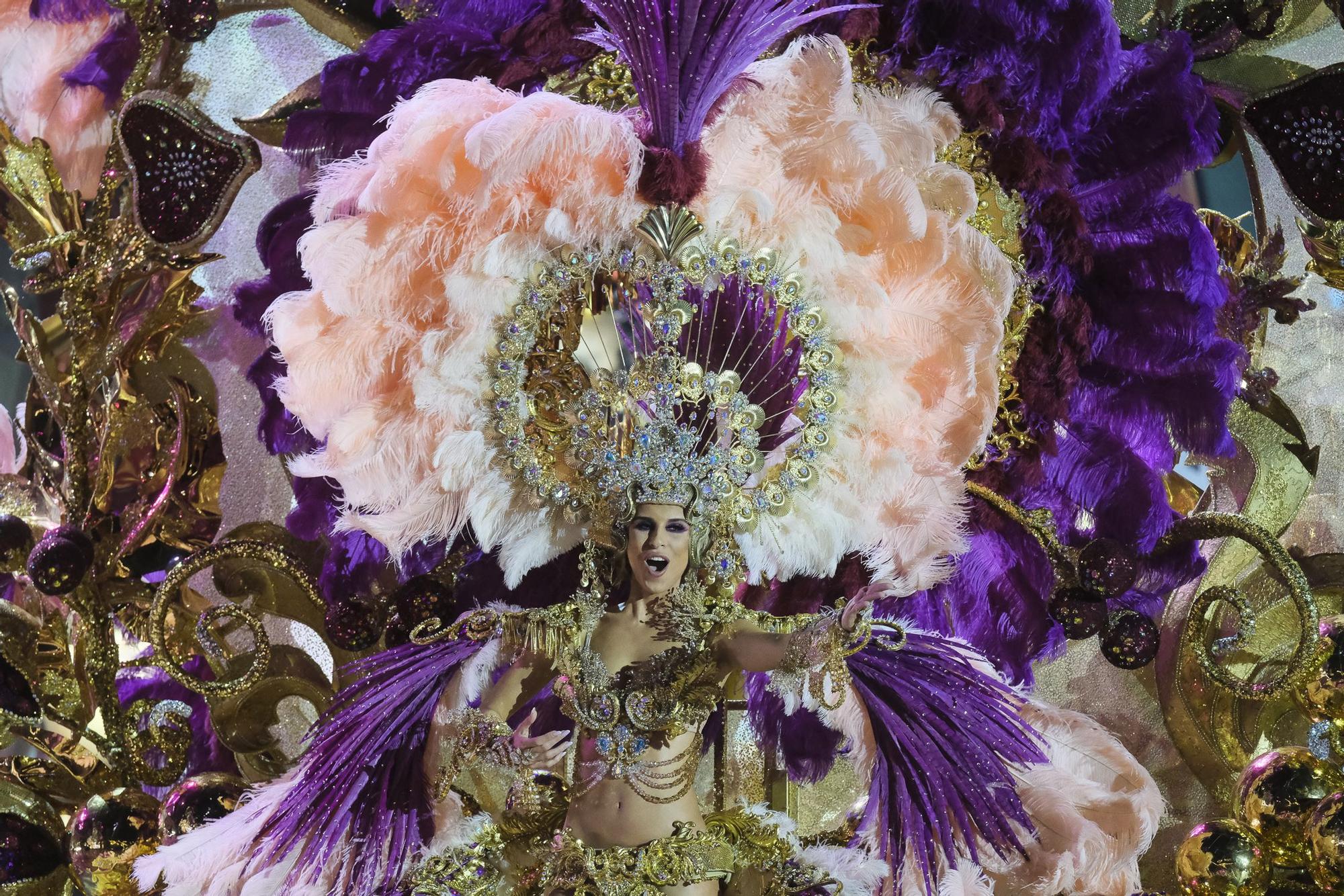 La coronación de Katia Gutiérrez Thime como Reina del Carnaval de Las  Palmas de Gran Canaria 2024