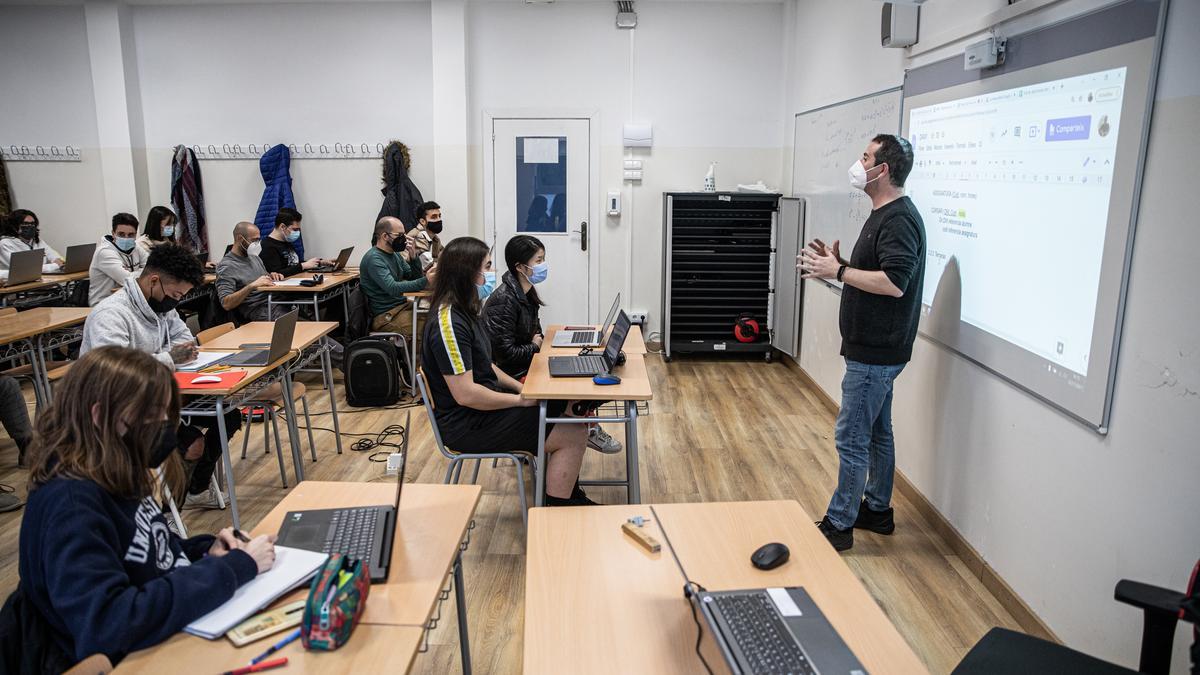 Alumnos de FP del instituto Joan d'Àustria de Barcelona.