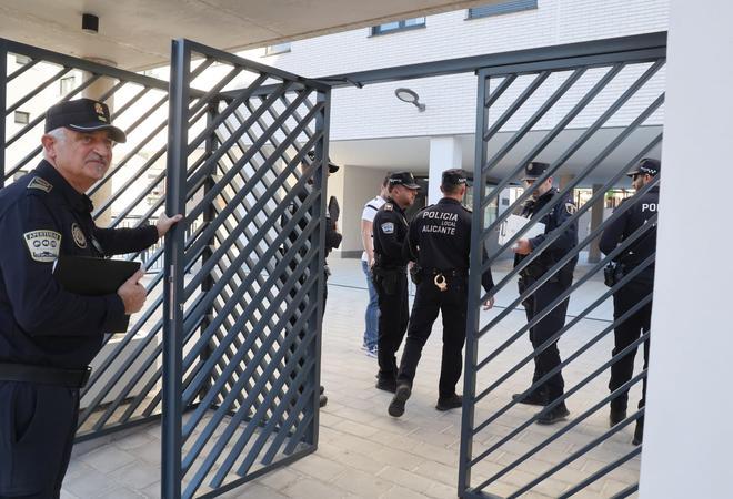 La Policía inspecciona si los dueños de viviendas protegidas en Alicante viven realmente en ellas