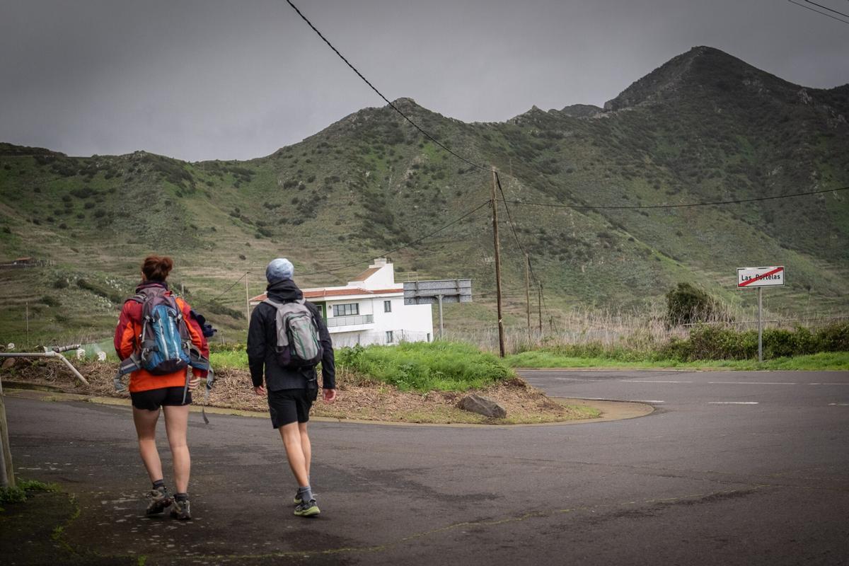 Así es la vida en Las Portelas, localidad de Buenavista del Norte con apenas unos pocos habitantes.
