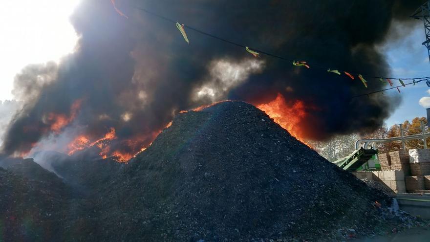 Incendi en una planta de residus a Riudarenes