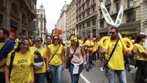 Manifestación de maestros por las calles de Barcelona, en el 2013.