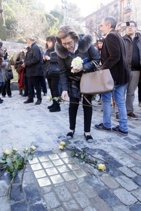 Girona col·loca llambordes per recordar les víctimes dels nazis