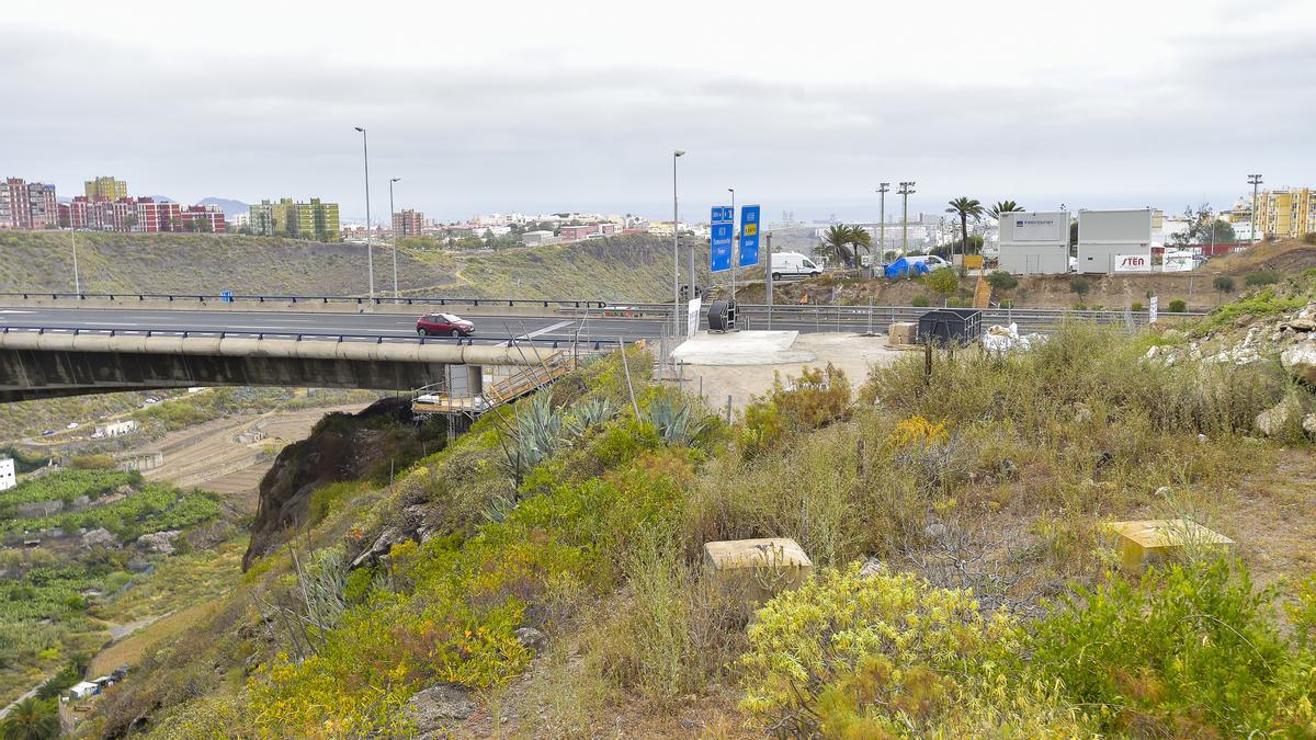 Zona del viaducto del Guiniguiada donde se realizan actualmente las obras de reparación.