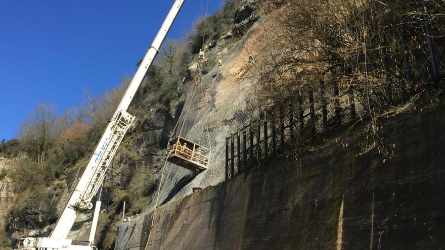 La carretera N-634, a su paso por Arobes, se abrirá al tráfico parcialmente el 1 de abril