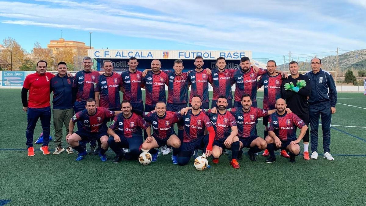 De pie: Pedro Navarro, Alberto Cherta, Carlos Menéndez, Dani Roig, Guille Sahuquillo, Néstor Rodríguez, Rubén Sorigo, Kike Marín, Juan Agustín Barceló, Christian Rodríguez, Eusebio Moreso, Johan Barbera, Benito Sanz. Agachados: Eze Fernández, Axel Blázquez, Beto López, Juanma Espallergues, Sam Rodríguez, Rafa Farnós, Javi Ferréres. Ausentes: Carlos Miralles, Carlos-Javier Máñez, Silvestru Benchea, Borislav Ivanov, Raúl Gascón, Inés Cucala, Marina Herraiz.