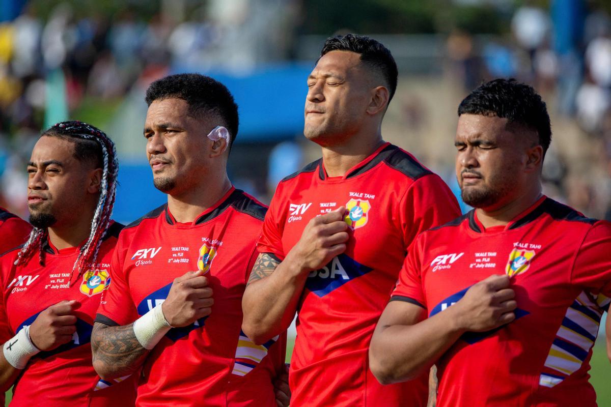 Folau (segundo por la derecha) en su estreno con Tonga, el pasado sábado.