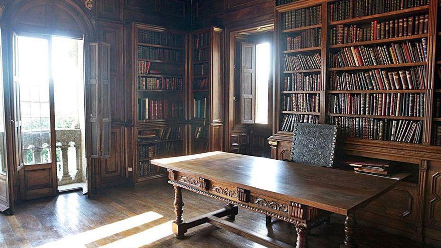 Biblioteca de Pardo Bazán en la Torre de la Quimera de Meirás.