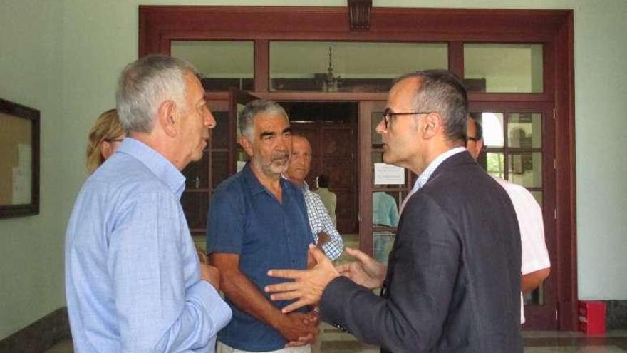 Vázquez Abad, durante su visita a las instalaciones de la Fundación Érguete-Integración.