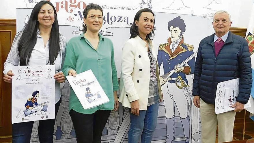 La alcaldesa presenta los actos con el presidente de Ademar y las responsables del cómic. // S.A.