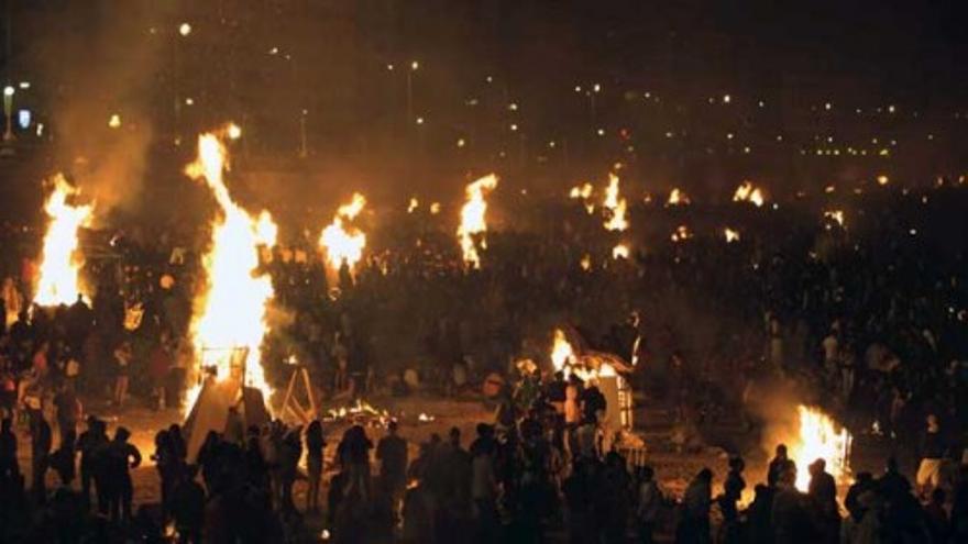 ¿Qué rituales hacer en las hogueras de San Juan? Estos son los más conocidos en Tenerife