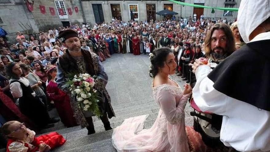 Un momento del simulacro de boda medieval. // A. Hernández