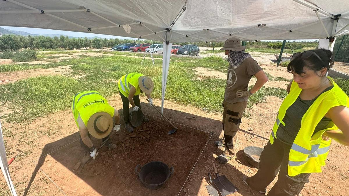Imagen de las catas arqueológicas previas al inicio de las excavaciones en el villa romana de Benicató.