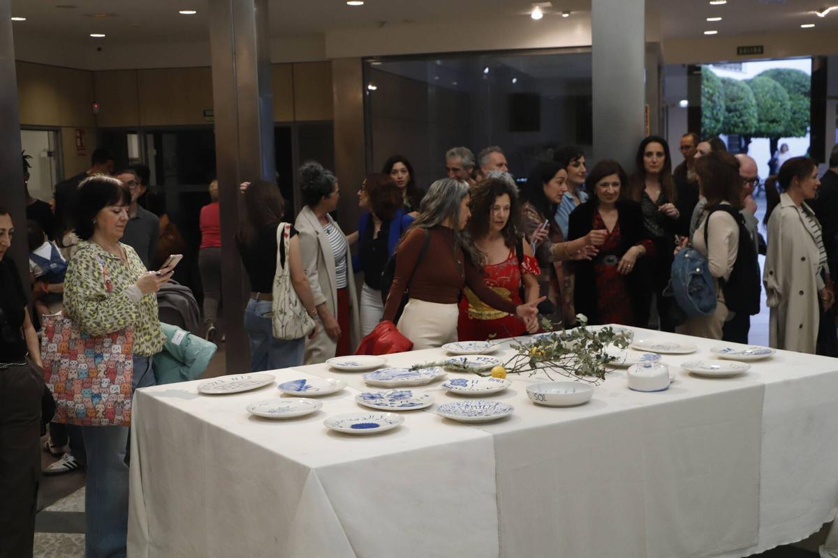 El Centro de Arte Rafael Botí expone obras de mujeres que han sufrido violencia de género El Centro de Arte Rafael Botí expone obras de mujeres que han sufrido violencia de género