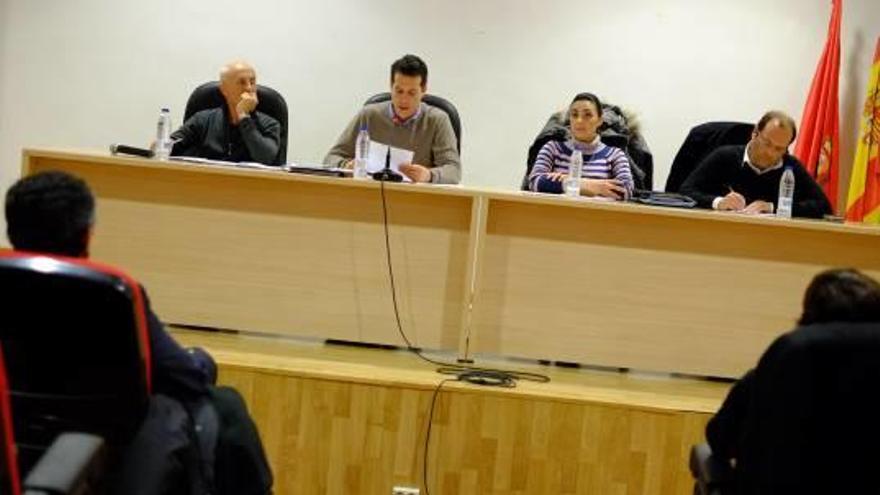PSOE-Compromís analizan los primeros meses de su gestión