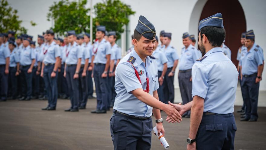 11 nuevos alféreces se gradúan en la Base Aérea de Talavera