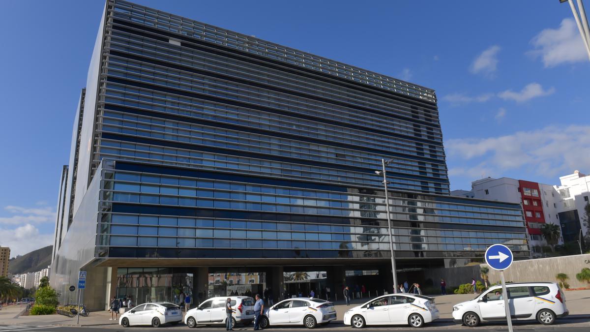 Fachada de la Ciudad de la Justicia de Las Palmas.