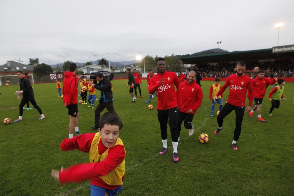 Entrenamiento del Sporting en Navia