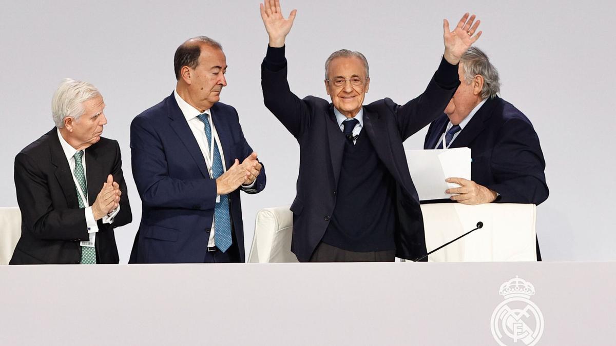 Del cabreo de Flick al acoso a Florentino Pérez Del cabreo de Flick al acoso a Florentino Pérez